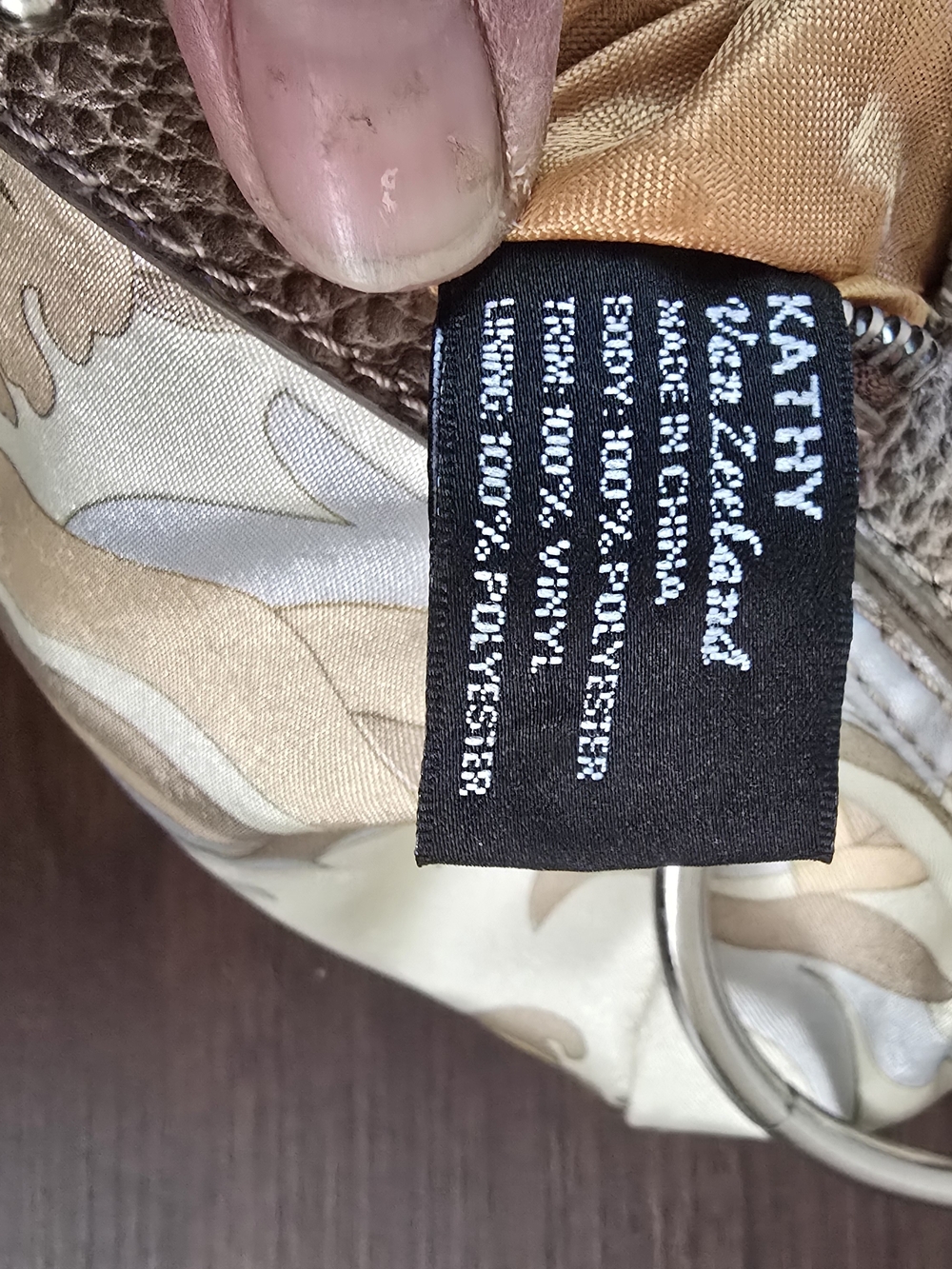 Kathy Van Zeeland Beige Cream Patterned Shoulder Bag with Metallic Trim - Picture 16 of 16